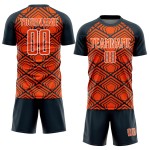Maillot de football personnalisé à motif géométrique orange, bleu marine et blanc, sublimé Maillot de football personnalisé à motif géométrique orange, bleu marine et blanc, sublimé